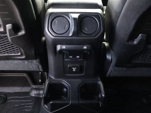 Used 2019 Jeep Wrangler Unlimited Rubicon AWD/4WD image 23