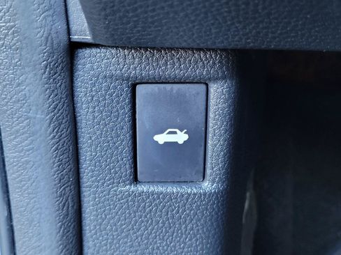 Used 2023 Honda Accord EX-L image 16