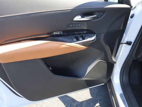 Certified 2024 Cadillac XT4 Premium Luxury FWD image 12