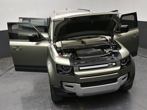 Used 2024 Land Rover Defender 110 S image 31