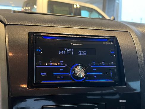 Used 2009 Toyota Tundra 4x4 CrewMax image 25