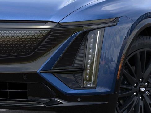 New 2026 Cadillac Lyriq Signature Sport w/ LPO, ONYX Package AWD/4WD image 10