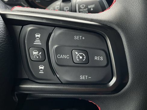 Used 2024 Jeep Wrangler Unlimited Rubicon AWD/4WD image 36