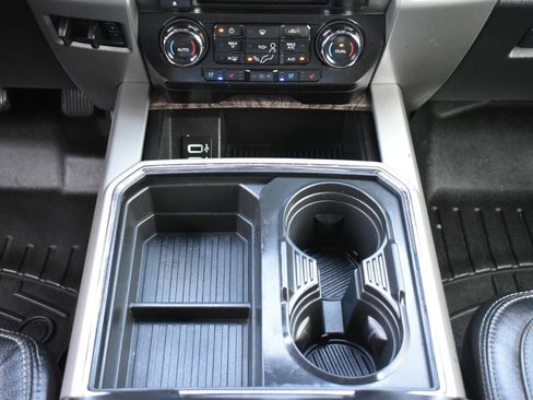 Used 2017 Ford F250 Lariat w/ Lariat Value Package AWD/4WD image 23