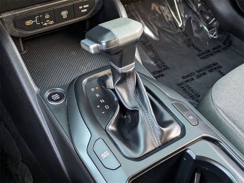 Used 2025 Kia K4 LXS image 17