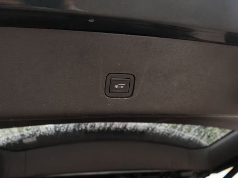 Used 2018 Chevrolet Traverse LT w/ LPO, Floor Liner Package AWD/4WD image 12