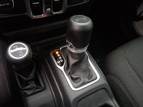 Certified 2022 Jeep Wrangler Unlimited Sport AWD/4WD image 15