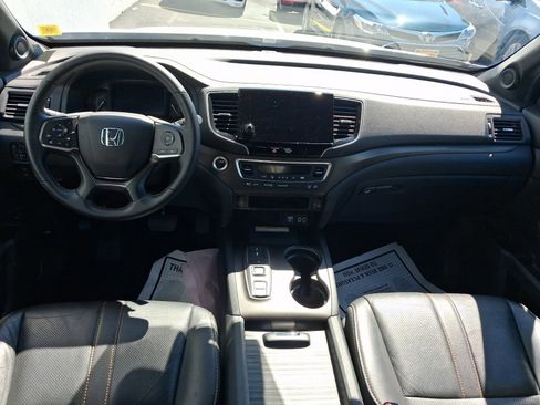 Used 2023 Honda Passport TrailSport image 12