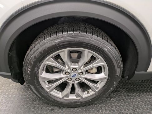 Used 2022 Ford Explorer Limited w/ Equipment Group 301A image 7