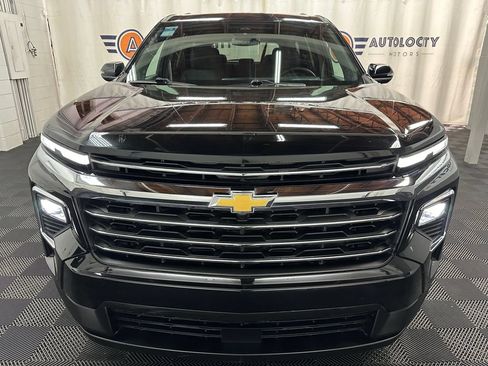 Used 2025 Chevrolet Traverse LT AWD/4WD image 3