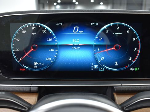 Used 2022 Mercedes-Benz GLE 350 4MATIC w/ Premium Package image 12