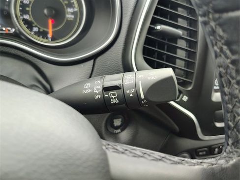 Used 2021 Jeep Cherokee Latitude Lux w/ Comfort/Convenience Group image 20