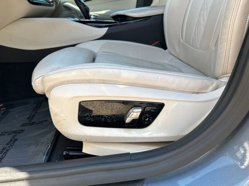 Used 2018 BMW 540i xDrive AWD/4WD image 17