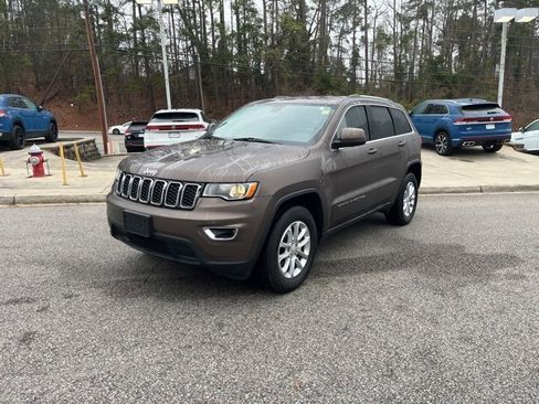 Used 2021 Jeep Grand Cherokee Laredo image 37