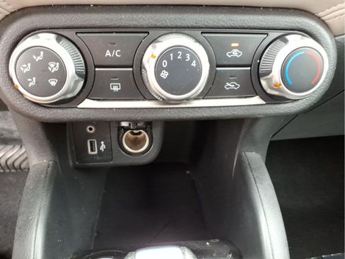 Used 2020 Nissan Versa SV FWD image 22