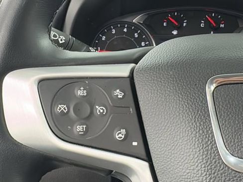 Used 2024 GMC Terrain SLT image 23