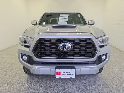 Used 2021 Toyota Tacoma TRD Sport w/ Technology Package RWD image 5