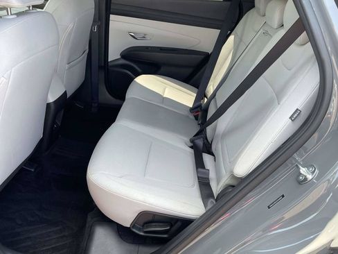 Certified 2025 Hyundai Tucson SE FWD image 10