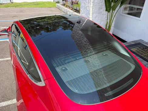 Used 2020 Tesla Model 3 Standard Range Plus RWD image 16