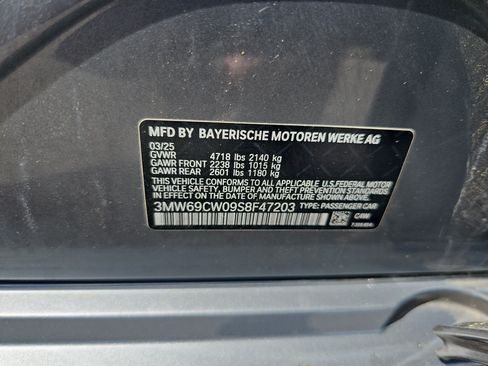 Certified 2025 BMW 330i Sedan w/ Premium Package RWD image 39