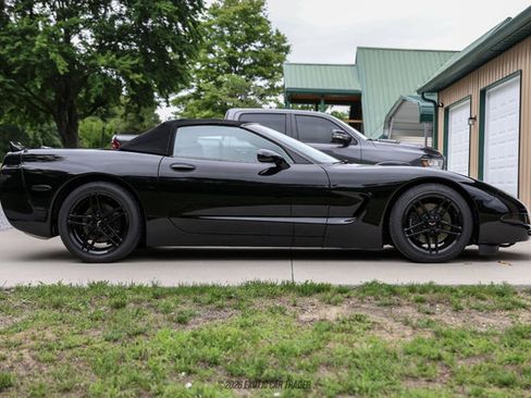 Used 2003 Chevrolet Corvette Convertible w/ Preferred Equipment Group1 RWD image 18