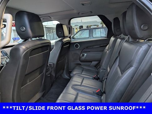 Used 2019 Land Rover Discovery SE image 8