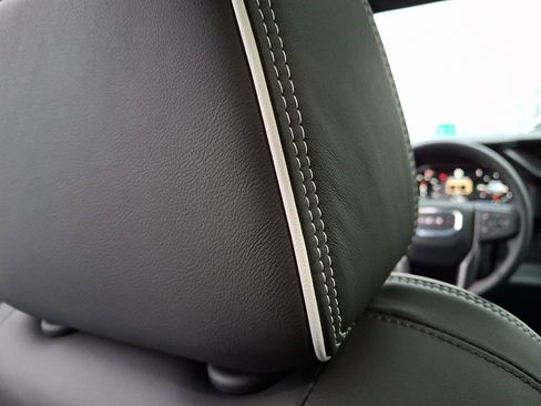 Used 2025 GMC Sierra 1500 AT4X image 13