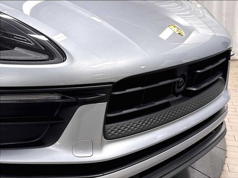 Used 2026 Porsche Macan AWD/4WD image 32