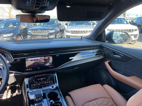 Used 2022 Audi RS Q8 w/ Carbon Optic Package image 37