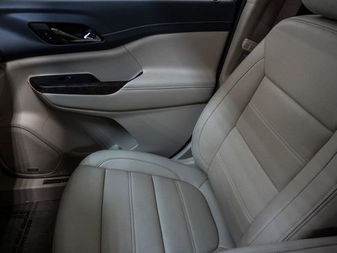 Used 2023 GMC Acadia Denali w/ Denali Technology Package FWD image 28