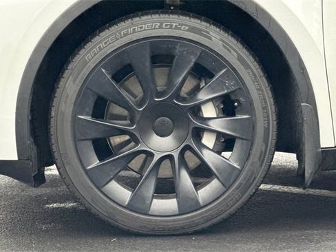 Used 2023 Tesla Model Y Long Range image 34