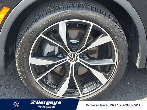Certified 2024 Volkswagen Tiguan SEL R-Line AWD/4WD image 10
