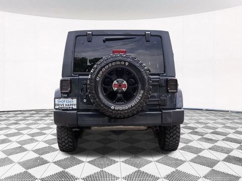 Used 2017 Jeep Wrangler Unlimited Sahara w/ Connectivity Group AWD/4WD image 9