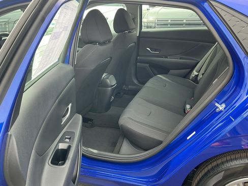 New 2026 Hyundai Elantra SE image 12