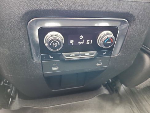 Certified 2022 GMC Yukon SLT w/ SLT Premium Package image 14