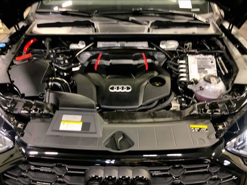 Used 2025 Audi SQ5 Premium Plus AWD/4WD image 32