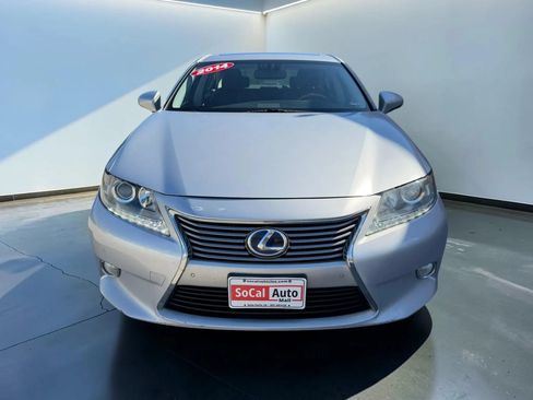 Used 2014 Lexus ES 300h w/ Premium Package w/Bamboo Trim FWD image 8