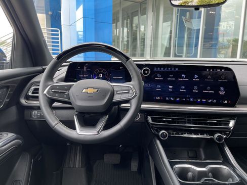 Used 2025 Chevrolet Traverse High Country w/ LPO, Floor Liner Package AWD/4WD image 19