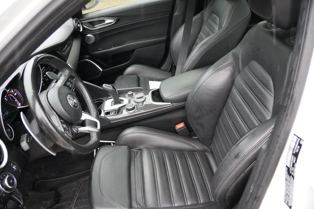 Used 2020 Alfa Romeo Giulia Ti AWD/4WD image 4