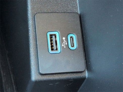 Certified 2024 Ford Edge Titanium image 22