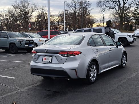 Certified 2023 Toyota Corolla LE image 5