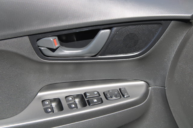 Used 2023 Hyundai Kona SEL AWD/4WD image 13