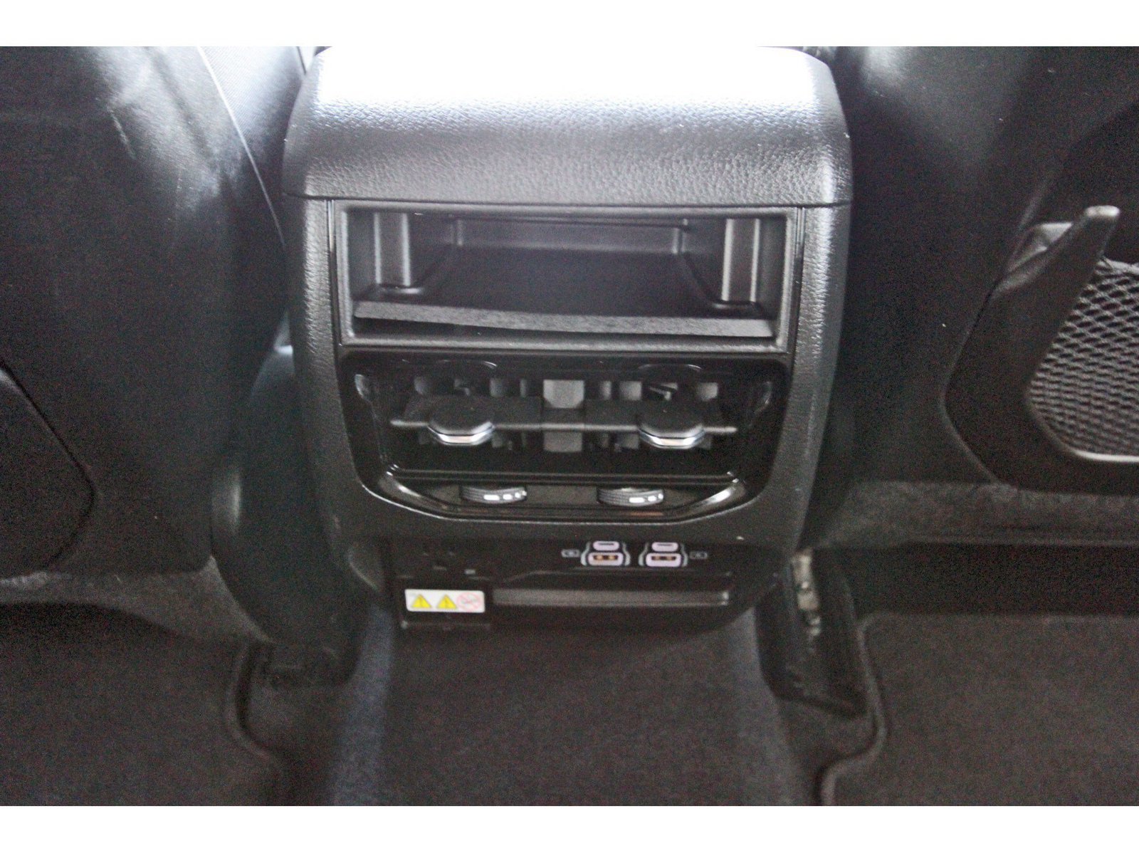 Used 2024 Jeep Grand Cherokee Altitude RWD image 15