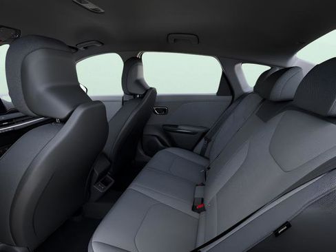 New 2025 Kia K4 LXS image 18