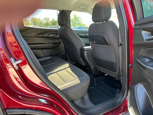 Used 2025 Chevrolet TrailBlazer LS w/ LS Convenience Package FWD image 15