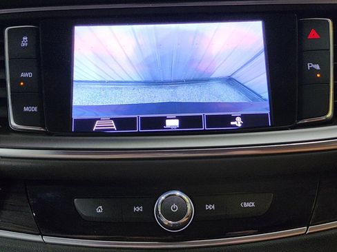 Used 2020 Buick Enclave Essence w/ LPO, Luxury Package image 19