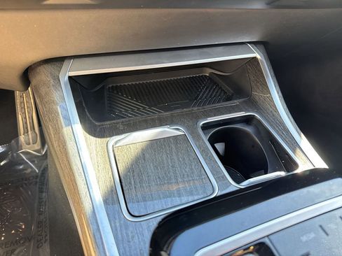 Used 2024 BMW 740i xDrive image 55