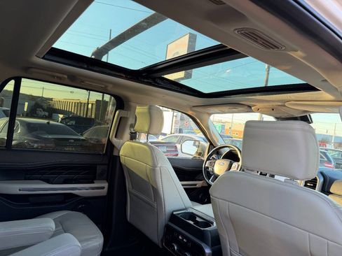 Used 2018 Ford Expedition Platinum RWD image 27