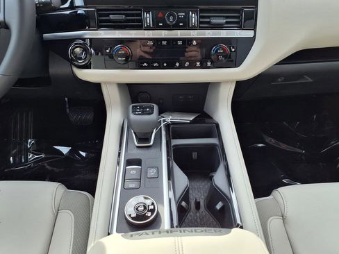 New 2026 Nissan Pathfinder SL AWD/4WD image 43