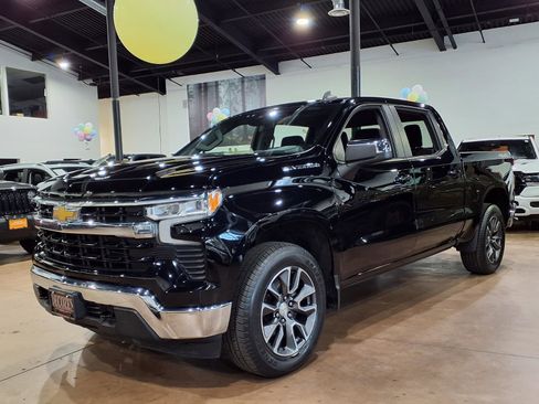 Used 2022 Chevrolet Silverado 1500 LT image 3